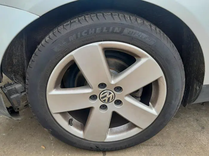 Felgen Set + Reifen Volkswagen Passat