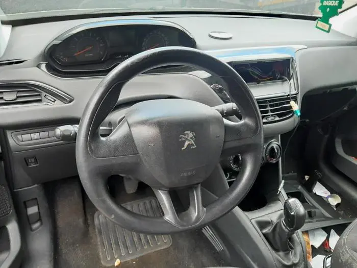 Lenkrad Peugeot 208