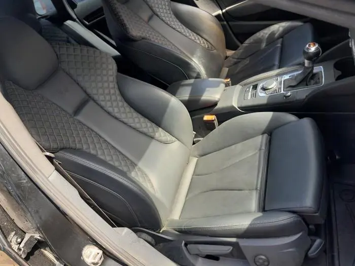 Sitz rechts Audi RS3