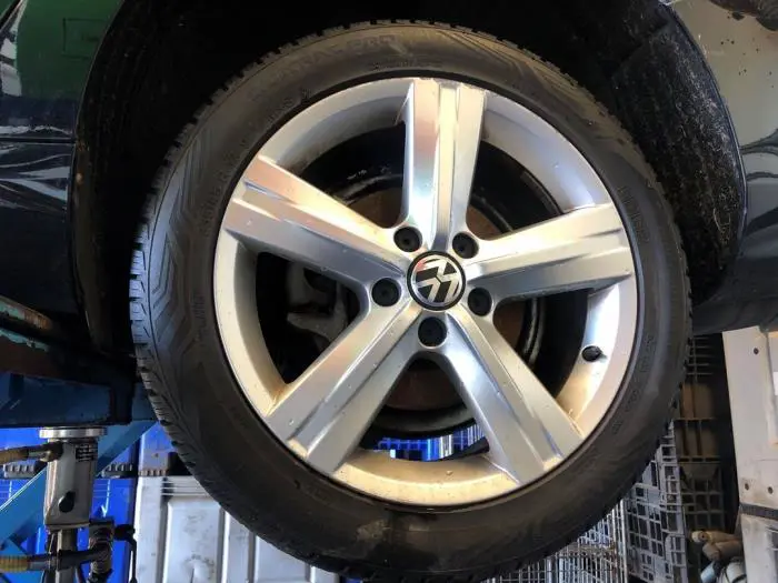 Felge + Reifen Volkswagen Passat