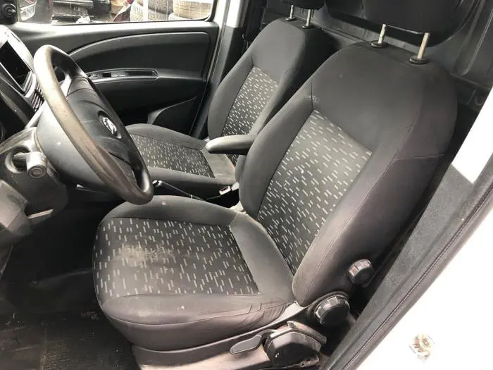Sitz links Opel Combo